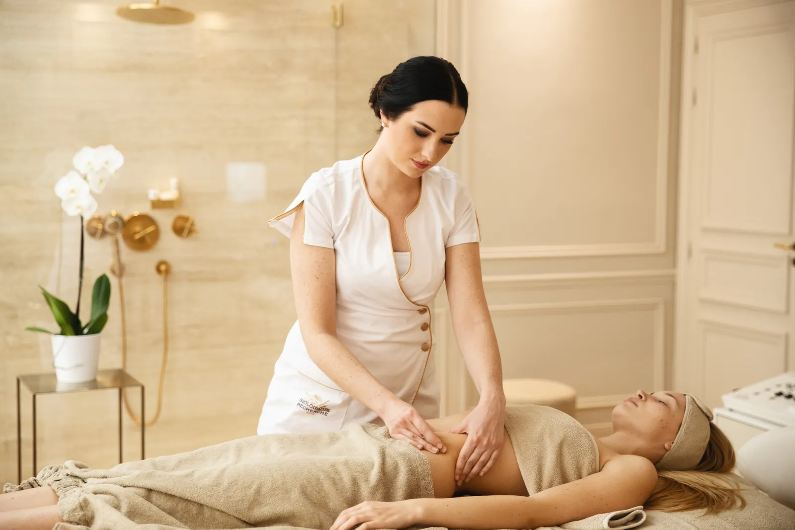 Facial treatment room